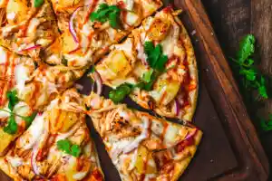 Pizzeria VS Pizza à emporter : comment choisir la meilleure option pour se régaler ?