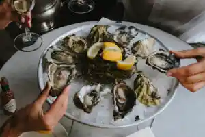 5 bonnes raisons de manger des huîtres toute l’année